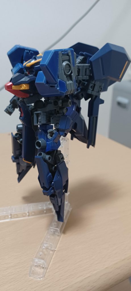 斜めから、このアングルが好き、バックパックは30MMだらけです