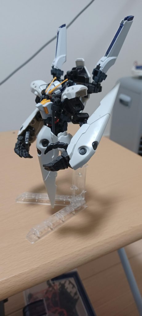 一作目は色々とつけすぎたので、少しシンプルに、