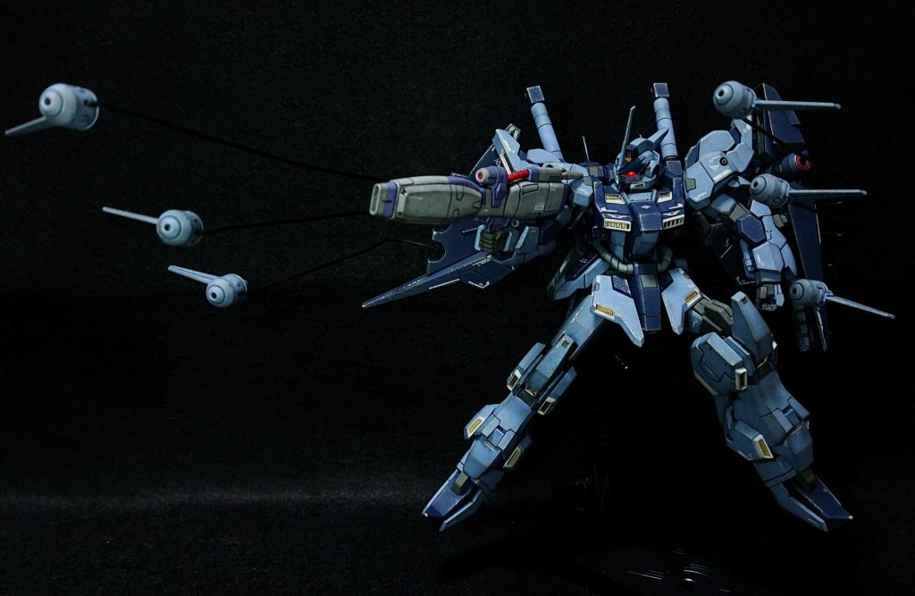 以上、HGトーリスリッターでした。製作した感想としては合わせ目が非常に少なく、大きくて作りやすいキットでした。ただ流石にダクトやハイパーナックルバスターまで色分けされている訳ではないので塗装が必要になりますが、それでもプロポーションの整った良い機体です。