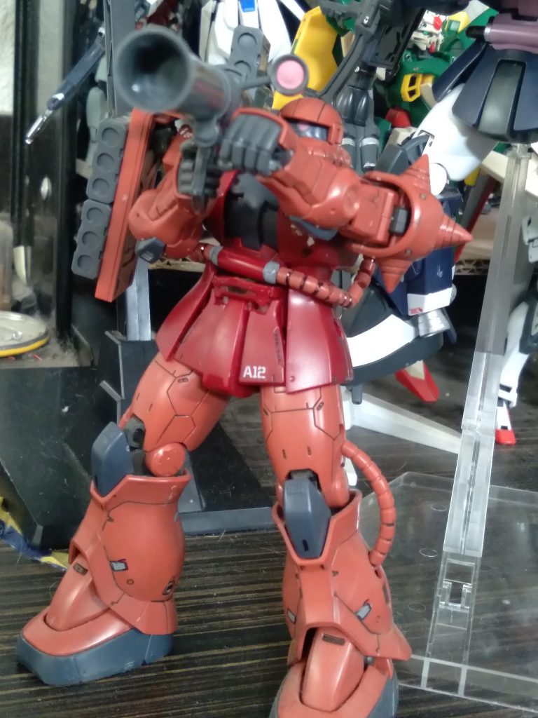 The origin Zaku II is in charge of the bazooka