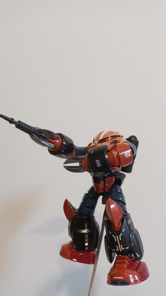 最近、娘がコナン好きでコナン見てたら、シャア専用ズゴッグを赤井さん専用ズゴッグにしたかったので、ライフルを付けました‼️