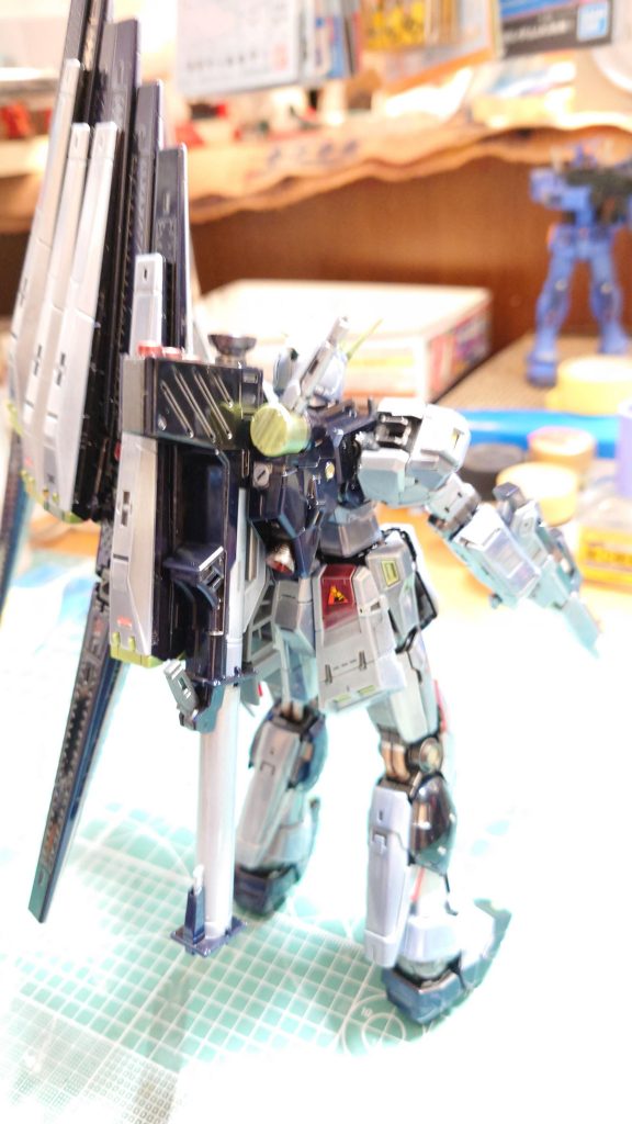 やっぱりなんか連邦系のＭＳは鏡面が難しい……