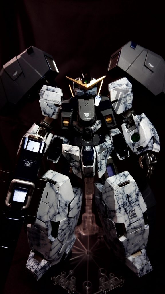 ガイアカラーを使用し内部フレーム及び外装を塗装してます。