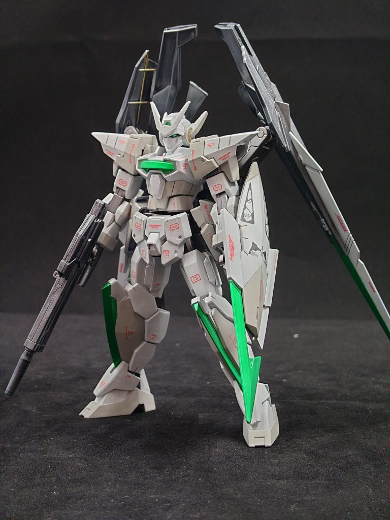 まず立ち姿ですが、ほとんどGバウンサーです。足と腰をAGE1及びAGE1レイザーの者に変えたぐらいですね。