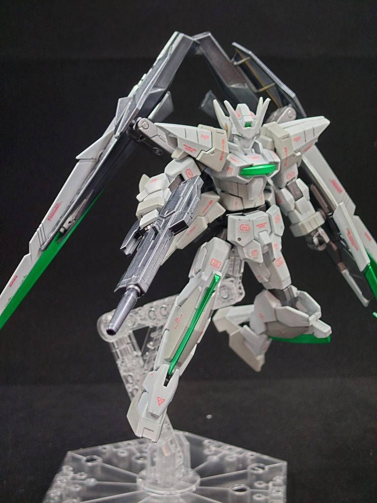 Gバウンサーは癖がなくていじりやすくていいですね。流石は名キットと呼ばれるだけあります。ライフルで射撃ポーズを取りながら。