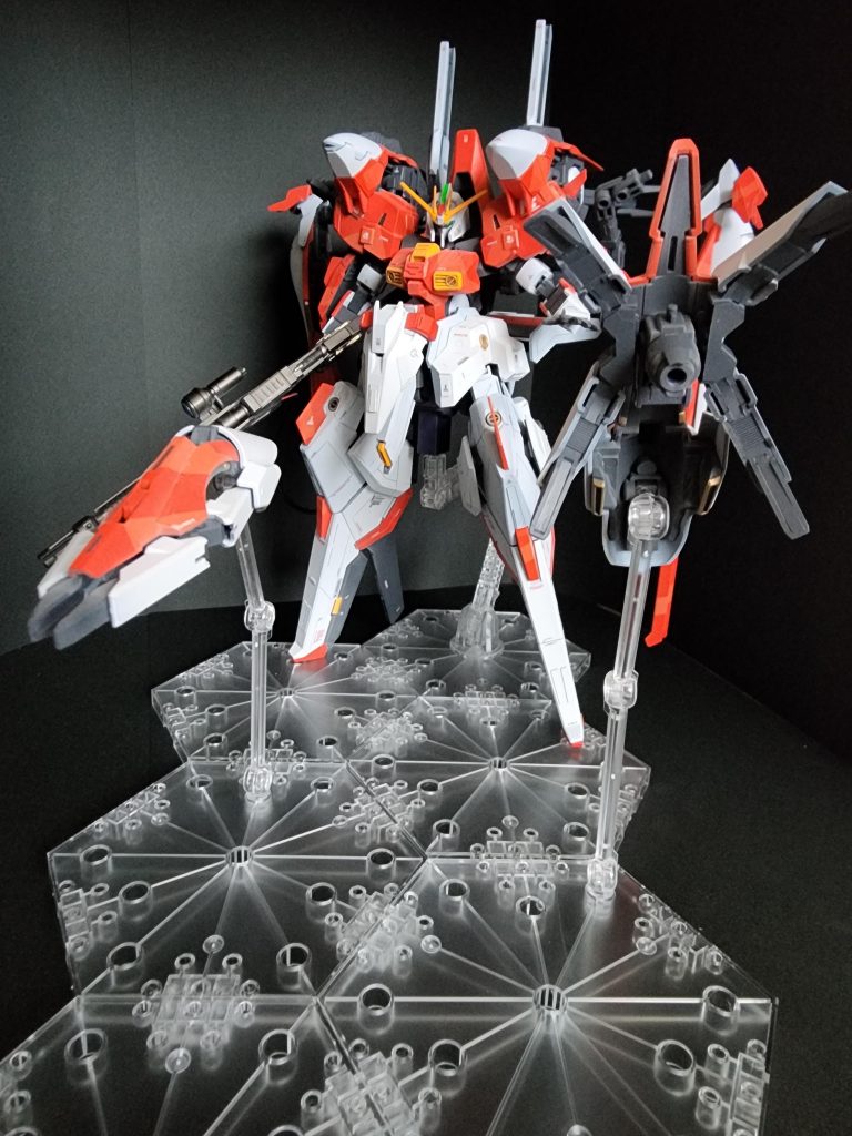 設定的にはシールドファンネルのプロトタイプ！地味にクローモードのパーツの穴埋めが面倒でやっつけ作業です可動域はお察し下さい