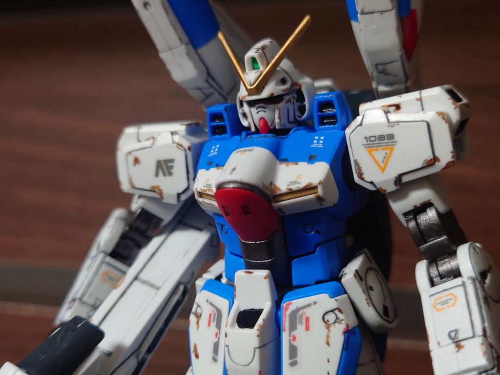 サビ表現に挑戦。ガンダムマーカーのリアルタッチブラウンやグレーを使用。難しい…古びた車などを参考に次回は練習ですね。