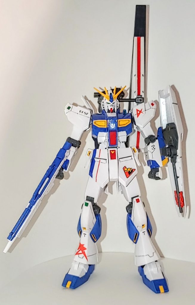 ジャンクパーツとランナーでジョイントを作り、無理矢理接続してます(笑)