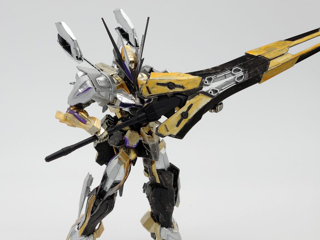 ロードロングソードもサウザンドジャッカー風に重いのと間接が独特で中々ポージング難しいですね