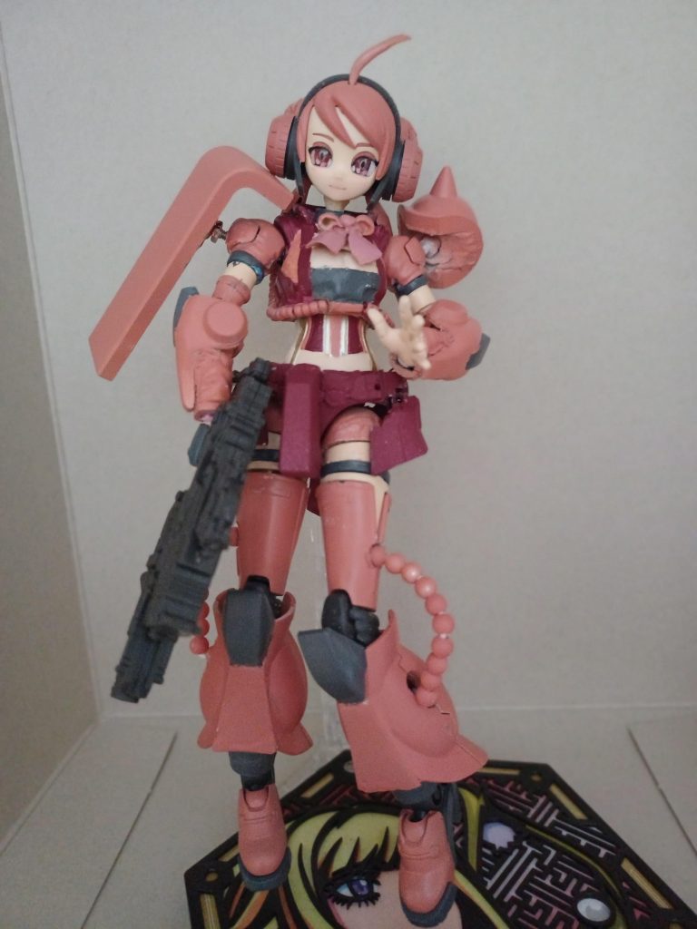 リボンはパテを広げてそれとなく作成して胸を隠しました。武器はオプションのメイド服からガールガンフル装備
