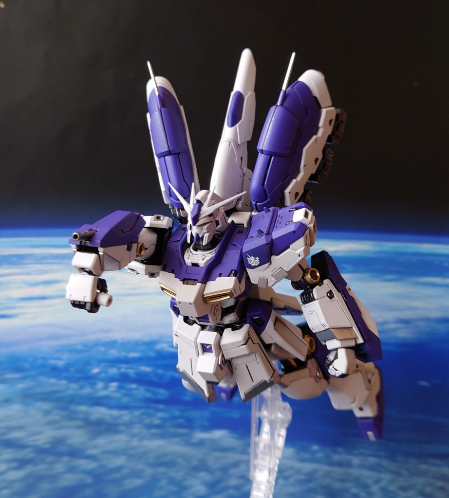 腕部マシンガンで牽制。