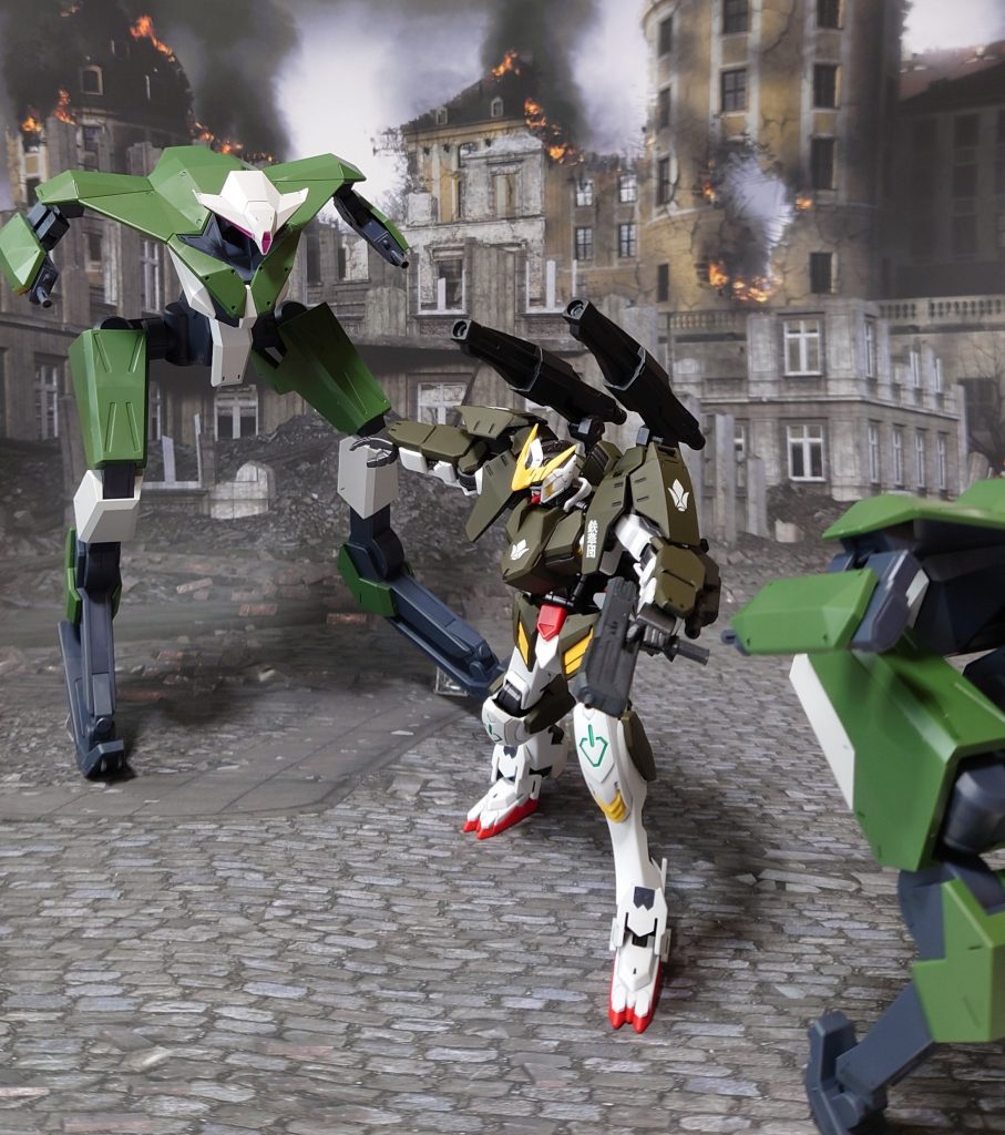 自立行動タイプのメカとのバトル。