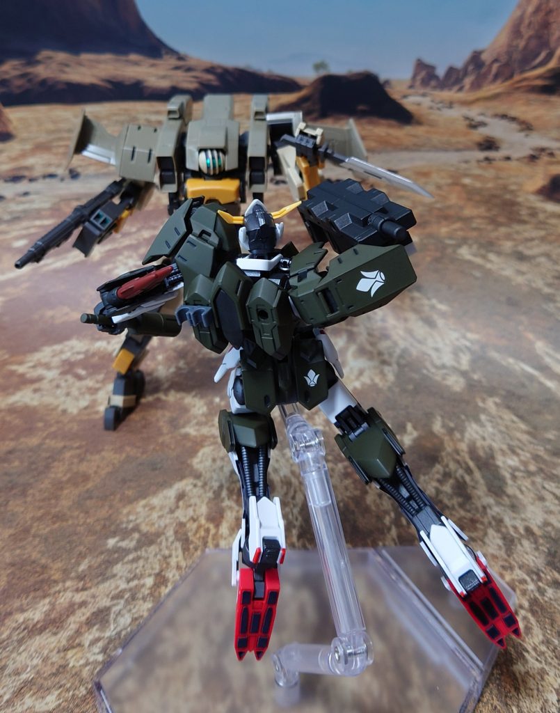 不得手となった格闘戦を、挑まざるを得ない。