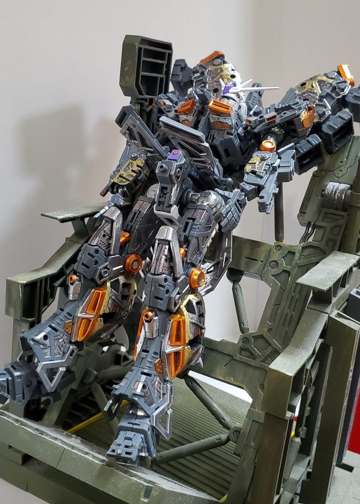 製作途中一応フレームもそれっぽく塗装してます