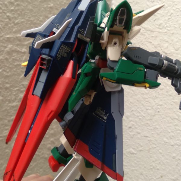 This is a mix of the amazing strike freedom and fenice rinascita. It is going to be a custom gunpla in a story I'm working on（3枚目）