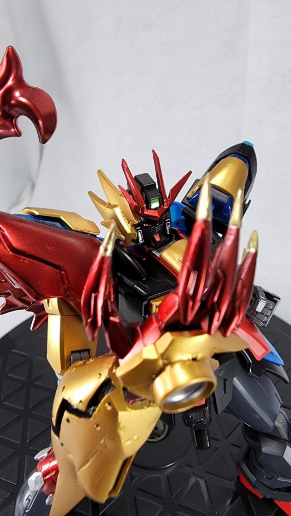 第二形態といえばお顔の右側のアーマー(？)ですよね