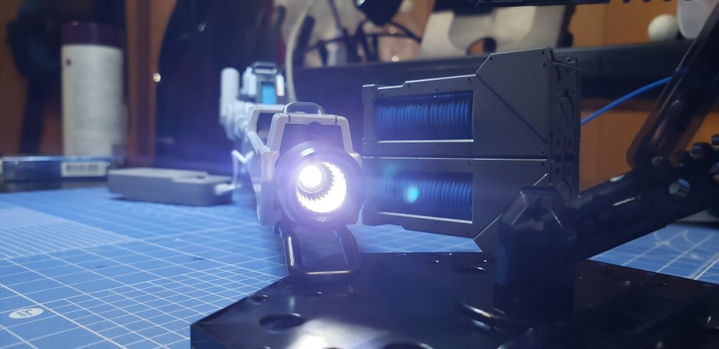 電飾テスト中……直視すると目がおかしくなるぐらいのルーメンですな( 'ω')ふぁっ