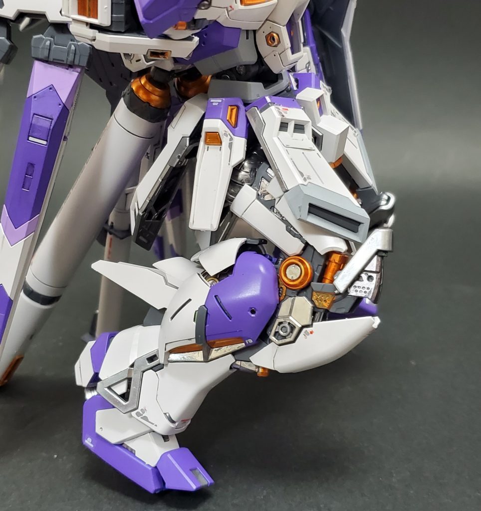 脚部のフレーム露出部分はメッキシルバーで初めて使用しましたが、本当にメッキそのものの仕上がりで驚きましたメッキシルバーすごい!