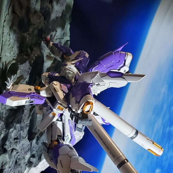 RG Hi-νガンダム ＋ アクシズ風台座