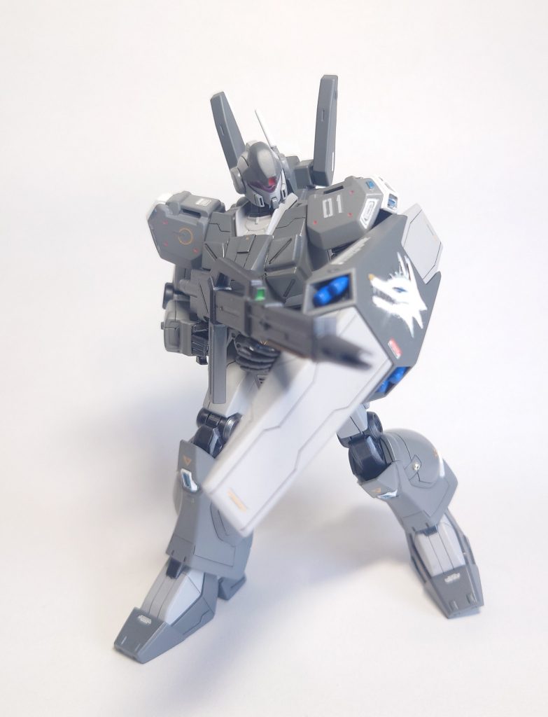 ミドルレンジライフルとウルフエンブレムがトレードマークだが、温厚過ぎる性格から「オオカミの革を被ったヒツジ」と隊員達から揶揄されながらも、中、近距離において無類の強さを誇るため護衛の最終防衛線を担う。といった感じの妄想です(^_^;)