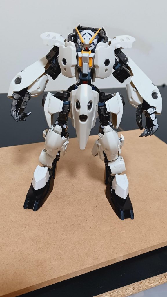 正面から、ガンダムっぽくないけど、まぁいいか