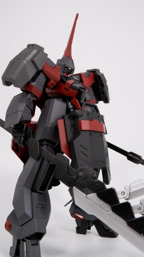 モノアイはHQパーツさんのVCドーム(ピンク)を埋め込んだのでよく光ります。