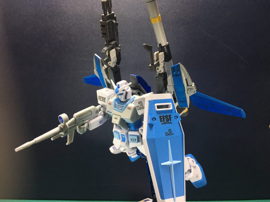 HGBCザ ノーザンポッドのバックパックをアレンジしてビルダーズパーツHD「MS機動兵装ウィング01」などを組み合わせたカスタムバックパックその2を装備。 こちらは厳密にはシグーディープアームズとヴィオレストライクと同じタイミングで出来上がってた物です。武器マウントにもなります。