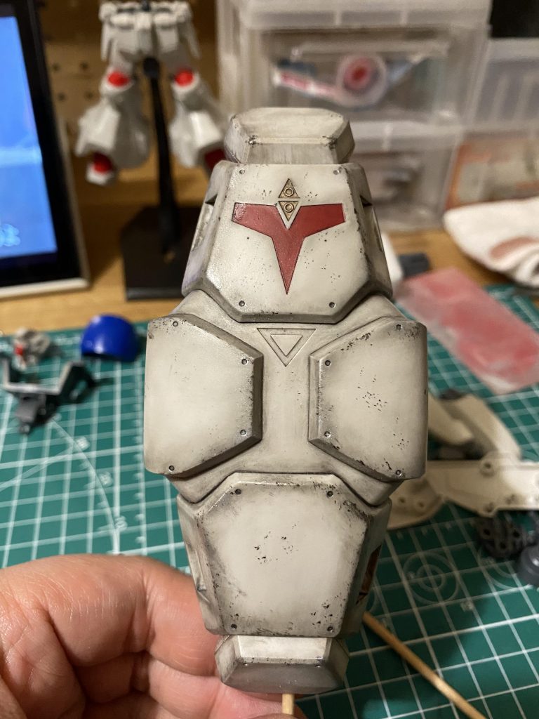 シールドが受けるダメージのデコボコ感がチッピング頑張ってよかったと思うところです。