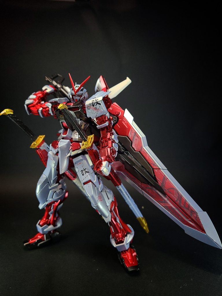 ソードフォーム大型の実体剣に変形させる。威力はあるが取り回しに難があるため、高機動戦闘には不向き。ワークフォーム作業時の形態。ビームトーチなどの機能を使用できるほか、パワーシリンダーにより物体を挟んで切断させることができる。マガノイクタチガンダムアストレイ ゴールドフレーム天に搭載されていた物の改良版。敵機に触れずとも使用可能となり、核動力の機体をフェイズシフトダウンさせるほどに吸収力も上がっている。ローエングリンランチャーオプション装備として搭載できる。核動力もなくニュートロンジャマーキャンセラーもないため単機ではただのデットウェイトである。