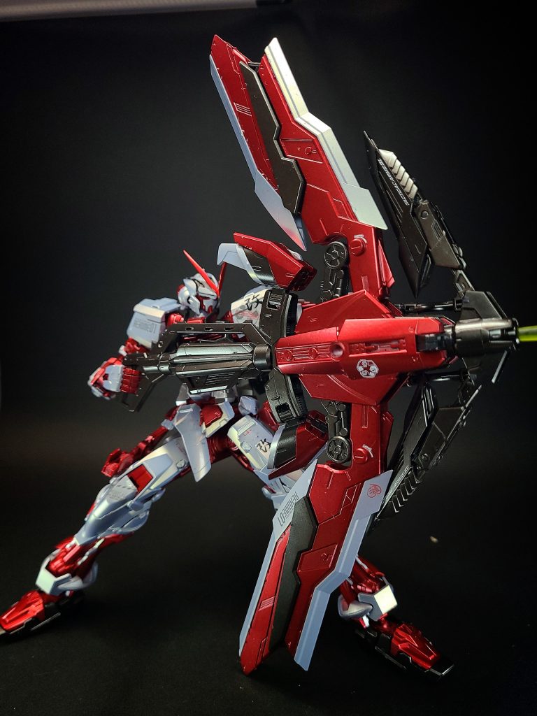 アローフォーム弓状に変形させることでビームを放つことが可能になる。ヴォワチュール・リュミエールの効果によりビームの軌道を自在に変更できるため、理論上は百発百中の精度を誇る。