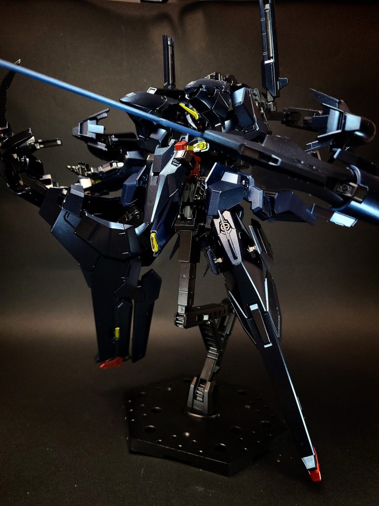 ビーム・サーベル股間部サブアーム及び、脚部クロー・アームに装備可能なビーム・サーベル。脚部用の物はクロー・アームで掴んで使用する。サーベルとして以外にも、ビーム・ライフルとしての機能も有している。強化型ウインチ・キャノン肩部フルドドIIのドラムフレームに接続されたマルチ・アーム・ユニットを介して二基装着されるビーム砲。ギャプランTR-5［アドバンスド・フライルー］に装備されている物と同一の装備であり、ワイヤー制御によって疑似的なオールレンジ