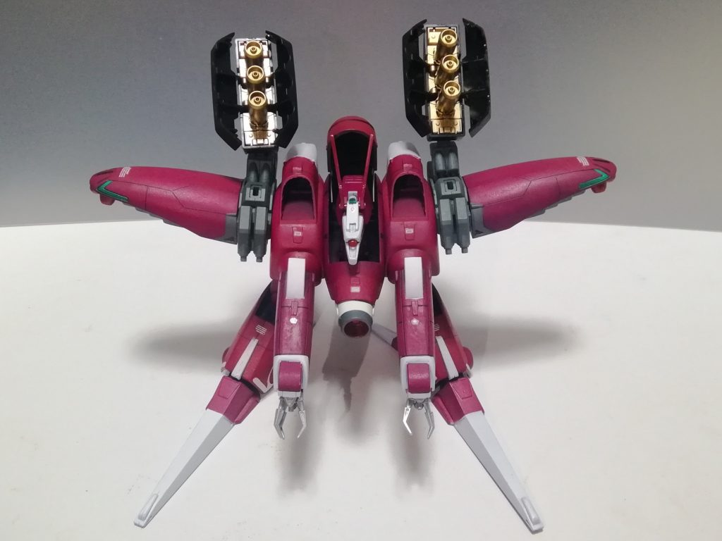 ファンネル射出態勢はファンネルを前方へ傾け