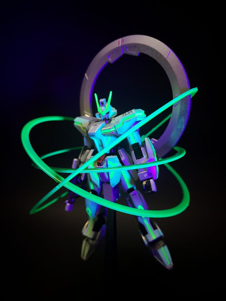 ビームガンKSM71/J元々はシビリアンアストレイの武装。片手用の小型ビーム銃で、速射性が高く小型で取り回しも良い。劇中ではこれでスローターダガーを一撃で撃破していた。