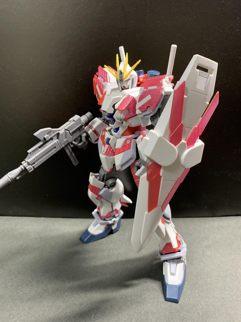 サイコフレーム以外は未塗装です