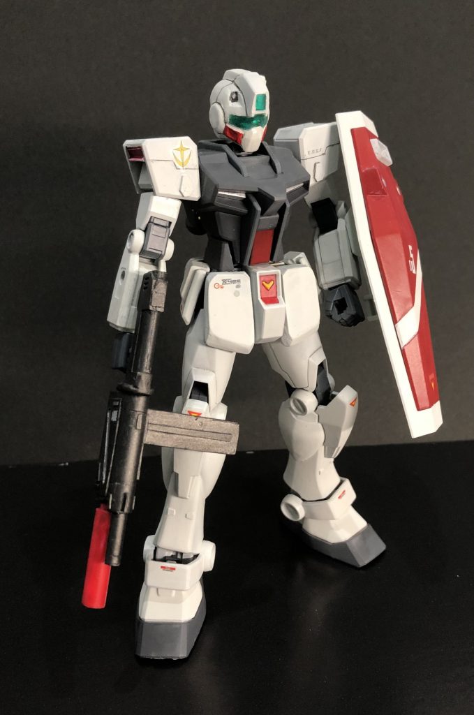 作った感想ですが、ボディの親和性は想像以上!本当に連邦系後期型のボディに見える。この閃きはロマサガレベルですわ。頭は悩んだ末にジムコマ頭をおゆまる複製してポリパテで成形しました。が、途中で限界を悟り、整形をやめました…。これでいいのだ。