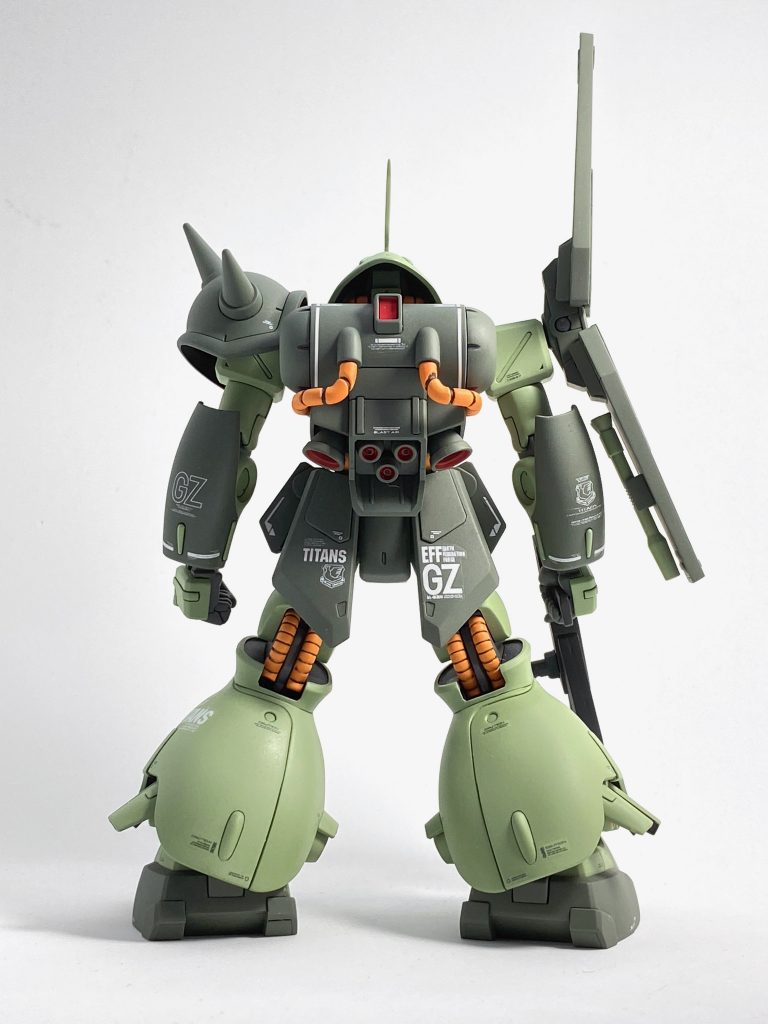 マーキングは一生好きなGFF版バーザム改やKa Signature版バーザムを参考にしました。巡洋艦アル・ギザ搭載機という想定で、ALやAGだと他に紛らわしい艦があるのでGZにしています(多分「アル」は冠詞なので……アラビア語のことはよくわからないけど……)。
