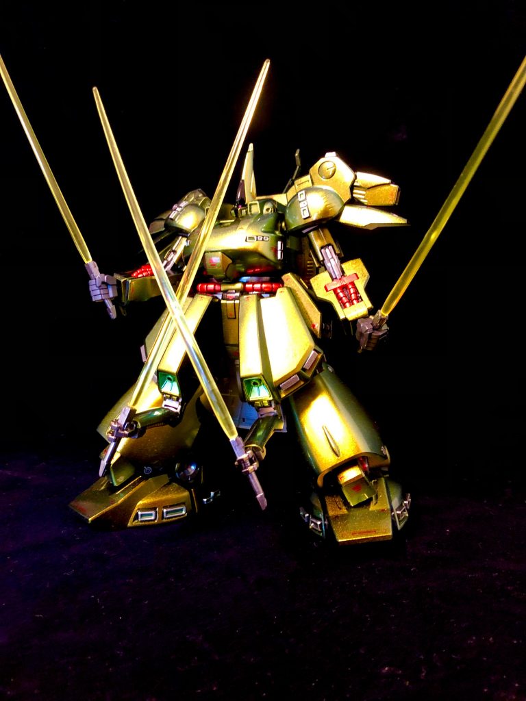 隠し腕のギミックが鍔迫り合いの際の切り札となるので、シロッコは天才だと思いました。