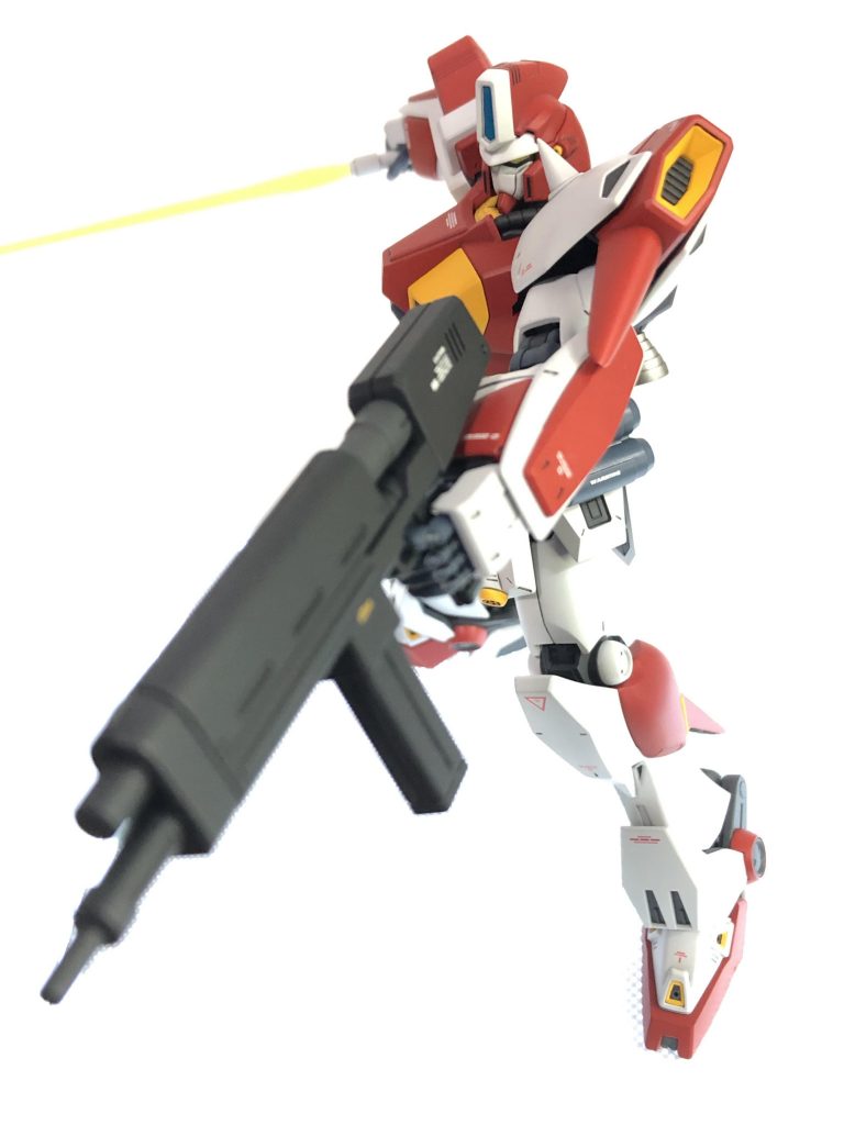 右肩アーマー側面スラスターにフィン状の　プラ板貼り付けています。