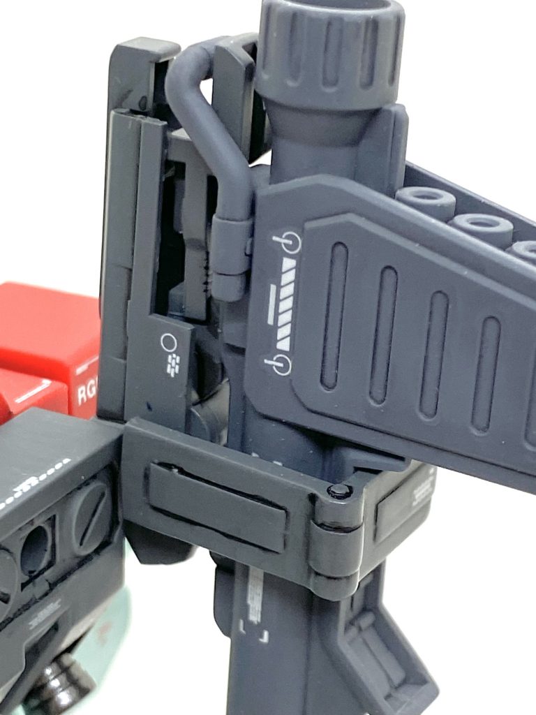 擦り合わせは慎重にしたので綺麗にマウント出来ました。取り付けは真鍮線を使っています。