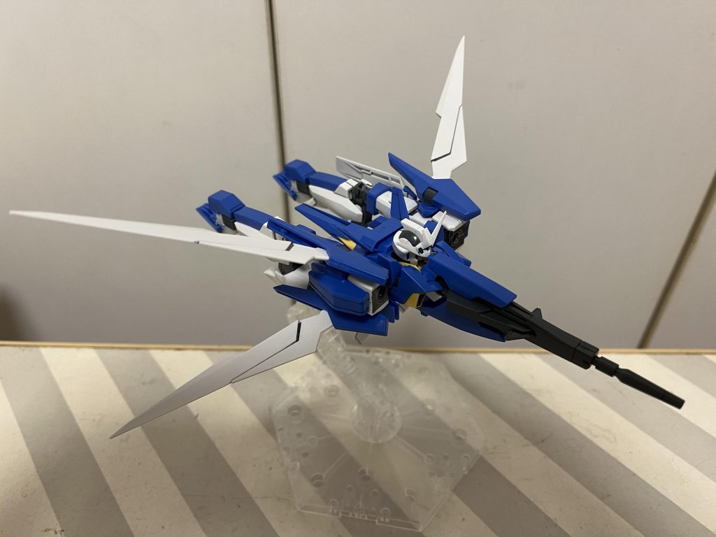 加工して羽が動かせるようになってるので開いてみました。アニメでもやっぱりこれぐらいの角度だったような?羽開くと、なんかちょっとスターフォックスのアーウィン…というよりウルフェンっぽいですねw