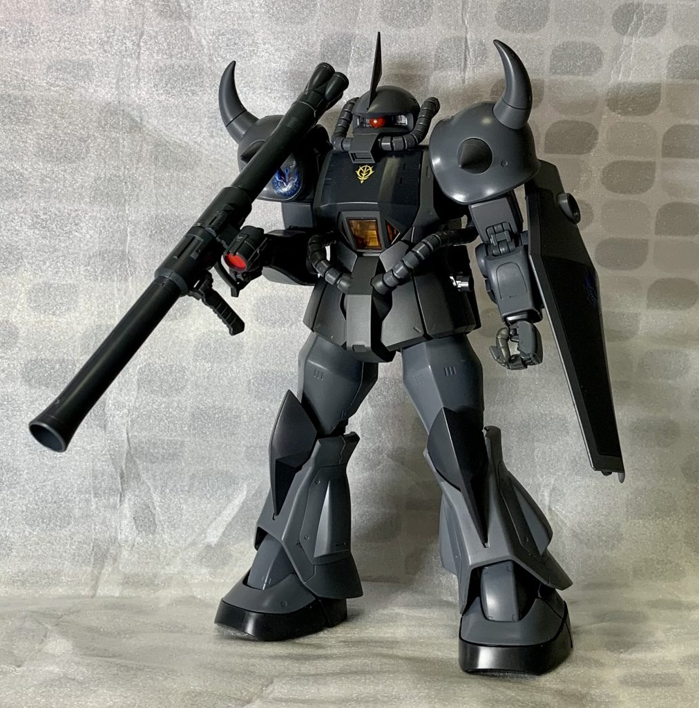 先ずはグフグループル・ローア少尉機先行量産型てことで当初らMG準拠のA型で組んでたけど勢い余ってプロトタイプ・グフを追加購入してグフと混ぜ混ぜ脚部はフレームがグフとは違うし前面だけが違うのでミキシングとは言えど調整が地味にかなり苦労した