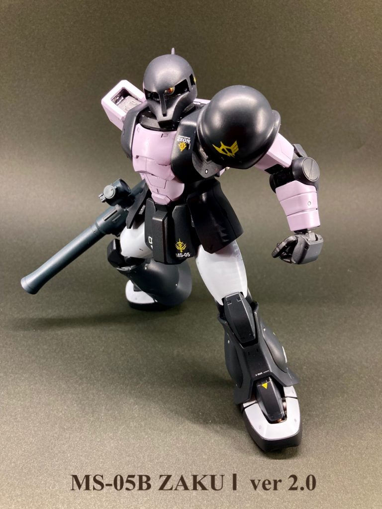 肩アーマーも旧MGから流用です。頭部はザクのヘッドを改修しパイプをオミットしパイプ基部を穴埋め加工しました。
