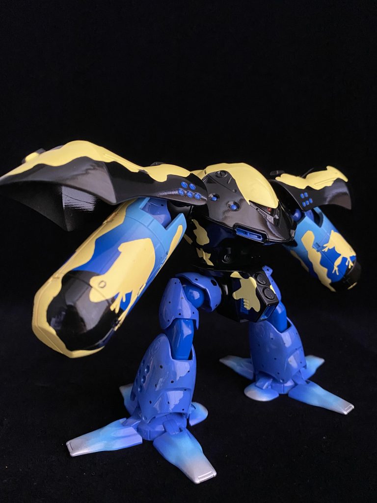 地味ですが黒の斑点もマスキングです。生き物なのでフリーハンドが逆に良い。