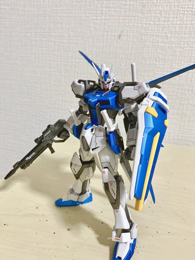 クリアランスの確保が足りず、ポージング中に内部フレームの塗装が剥げてしまいました。ウェザリングだと思いこむようにします、、、、まだまだ勉強不足です。最後までご覧いただき、ありがとうございました❗️