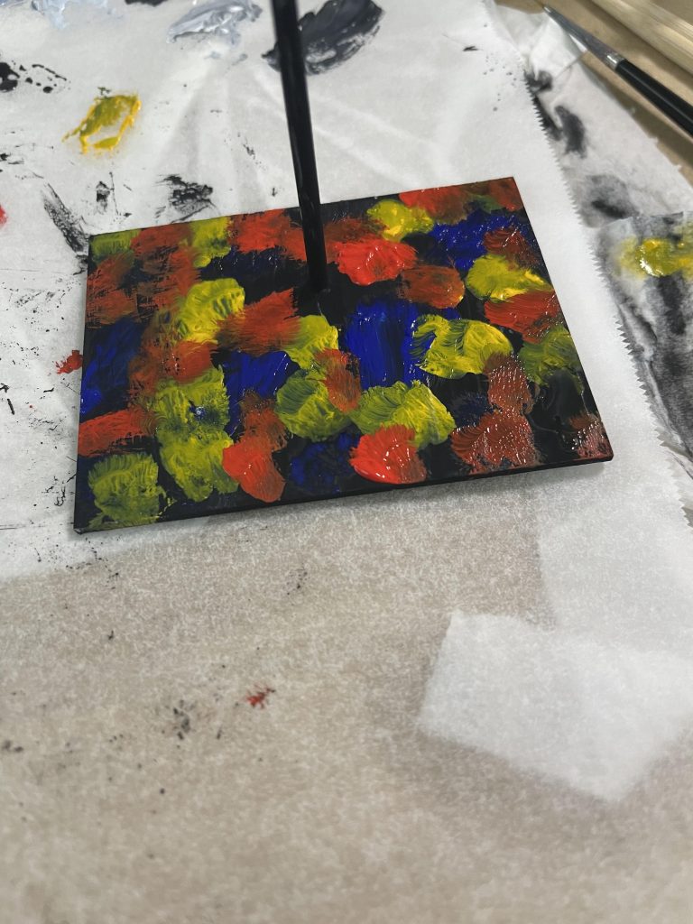 スタンドは単調にならないようレインボー下地をお試し