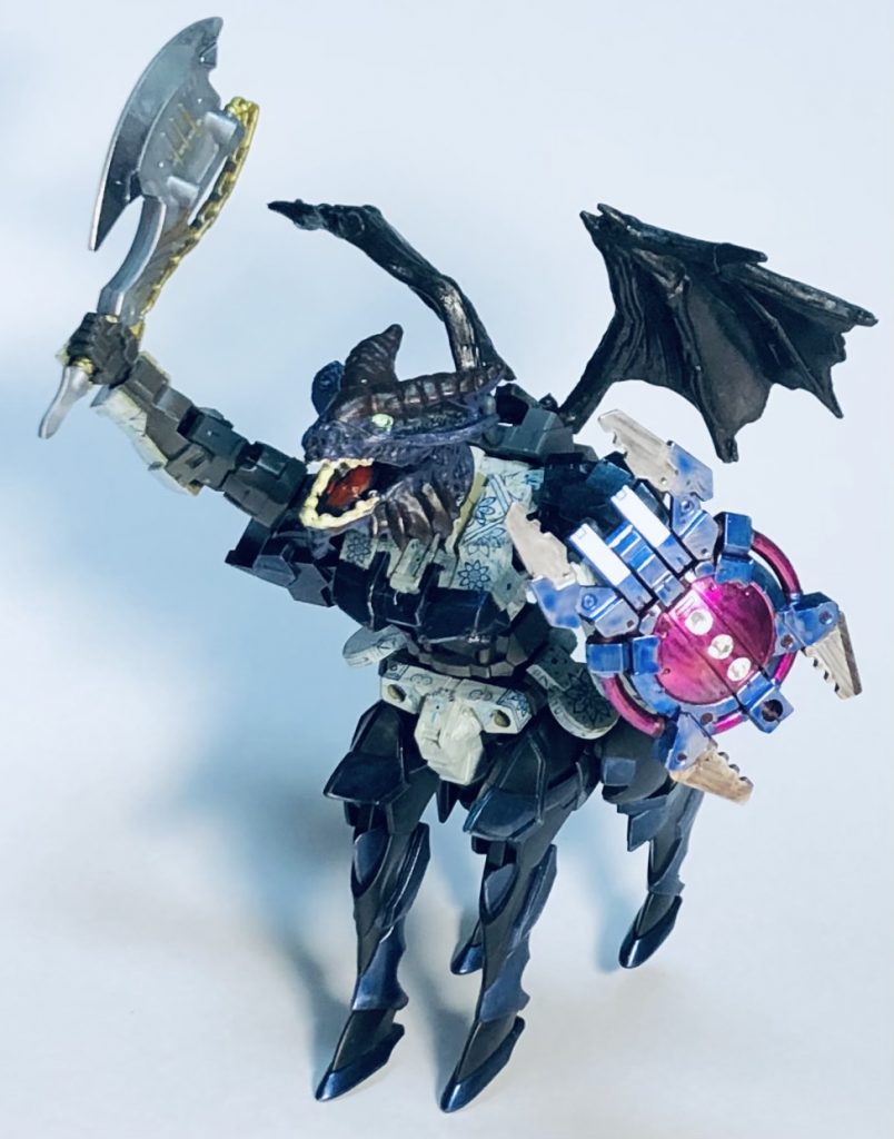 「ドラコニアの竜騎兵は、龍人族の国・ドラコニア帝国が有する竜騎士団の歩兵部隊。レプティア皇国侵攻時には19万騎が動員されたが、実にその全体の1/3が失われた。」(遊戯王調ですw)