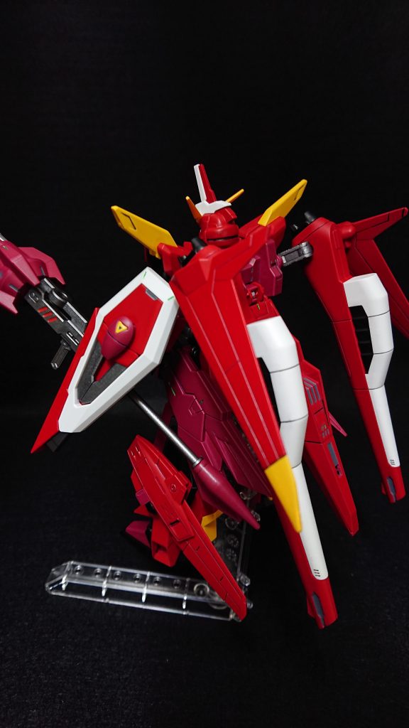 使用した塗料タミヤカラースプレー・イタリアンレッド・ブラック・シルバーリーフ・キャメルイエロー・ライトガンメタルガンダムカラースプレー・MSシャアレッド