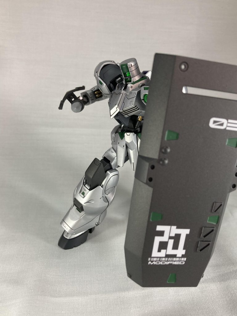 ショートスピア、攻撃力よりも貫通力と取り回しの良さを重視あとは「先輩ばっかり楽しく戦っていても新人が暇になっちゃうからね」的な