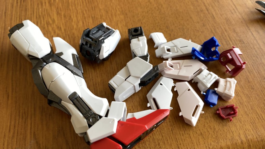 ２つのキットから半分ずつ切り出すのは新鮮でした。