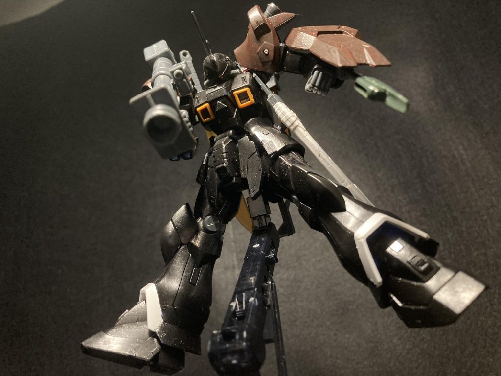 この人毎回やるのが射撃兵器でマップ破壊して敵あぶりだしてから何かと小道具(地雷やパラシュートパックなど)使ってダメージ与えてからの格闘でフィニッシュこれがいつものパターンですね!